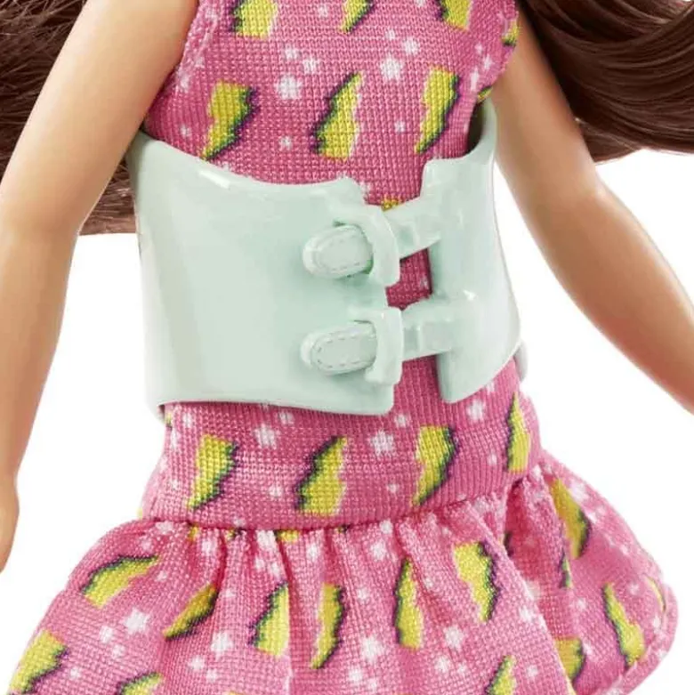 Barbie Chelsea med ryggstöd HKD90