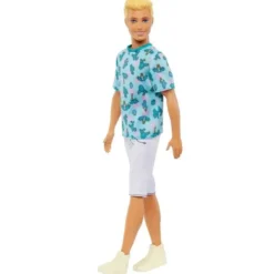 Barbie Ken Docka Fashionista häftig T-Shirt, vita shorts med sneakers HJT10