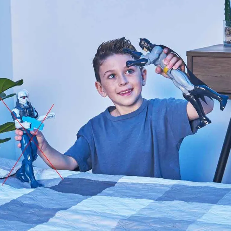 Batman Figur med grå och svart dräkt gul 30 cm DC Comics