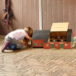 Bondgård och lantgård i trä för bondgårdsdjur leksak Kids Globe 1:32