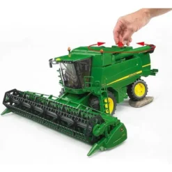 Bruder John Deere T670i Skördetröska 02132