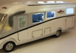 Campingbil Leksaksbil Carthago Camper med lampor Kids Globe