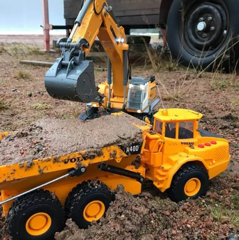 Dumper Volvo A40D med ljud NewRay