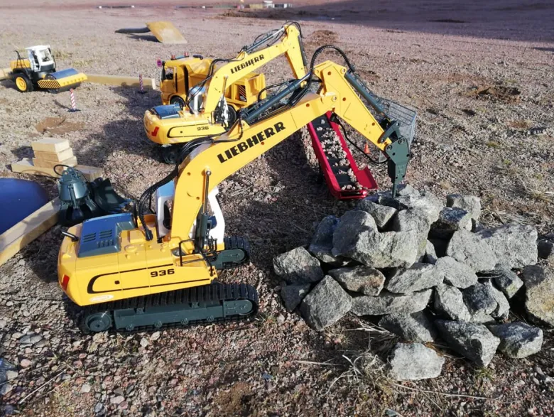 Hammare till radiostyrd grävmaskin Liebherr och Volvo - 1:20