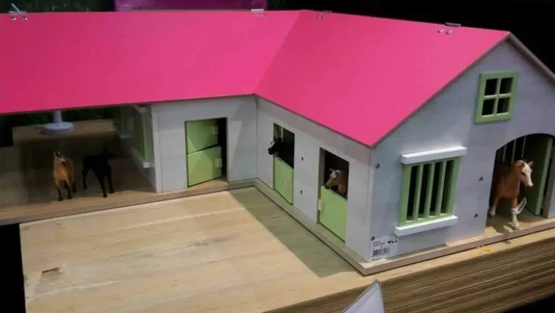Häststall 4 st. stallboxar Deluxe Rosa till Schleich hästar Kids Globe 1:24
