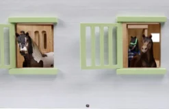 Häststall 7 st. stallboxar Rosa leksak till Schleich hästar Kids Globe 1:24