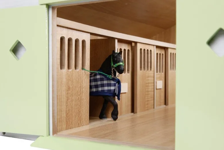 Häststall 7 st. stallboxar Rosa leksak till Schleich hästar Kids Globe 1:24