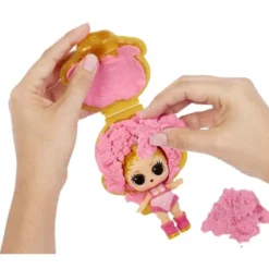 L.O.L. Surprise Sand Magic Hair Tot Docka