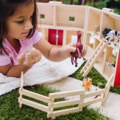 Melissa & Doug Bondgård i trä