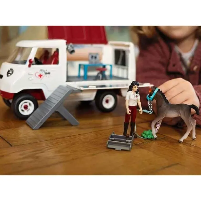 Schleich Veterinärsbil med Hanoverian Föl 42370