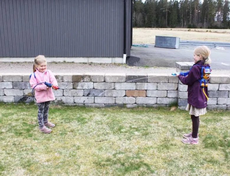 Spiderman vattenpistol med tank på ryggen
