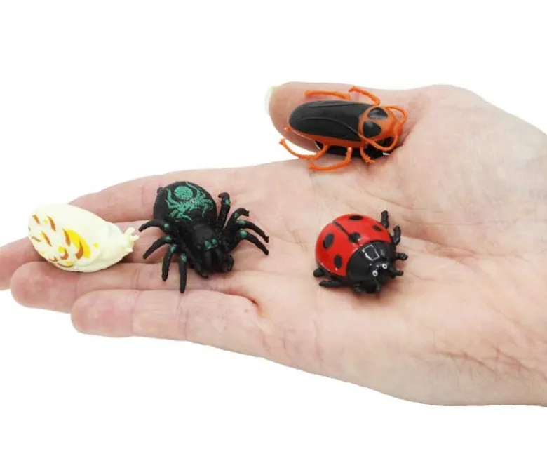 4 st. Insekter Krypande Fönsterklättrande